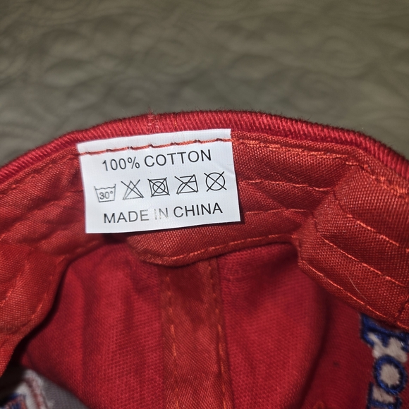 Bubba Gump Red Baseball Cap - Picture 8 of 8